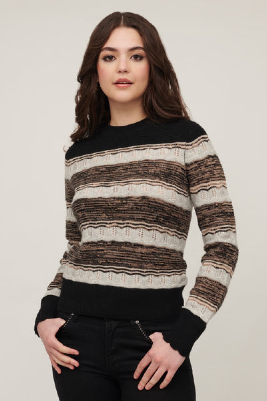 Clearance &Isla Kerri Lace Stitch Crew